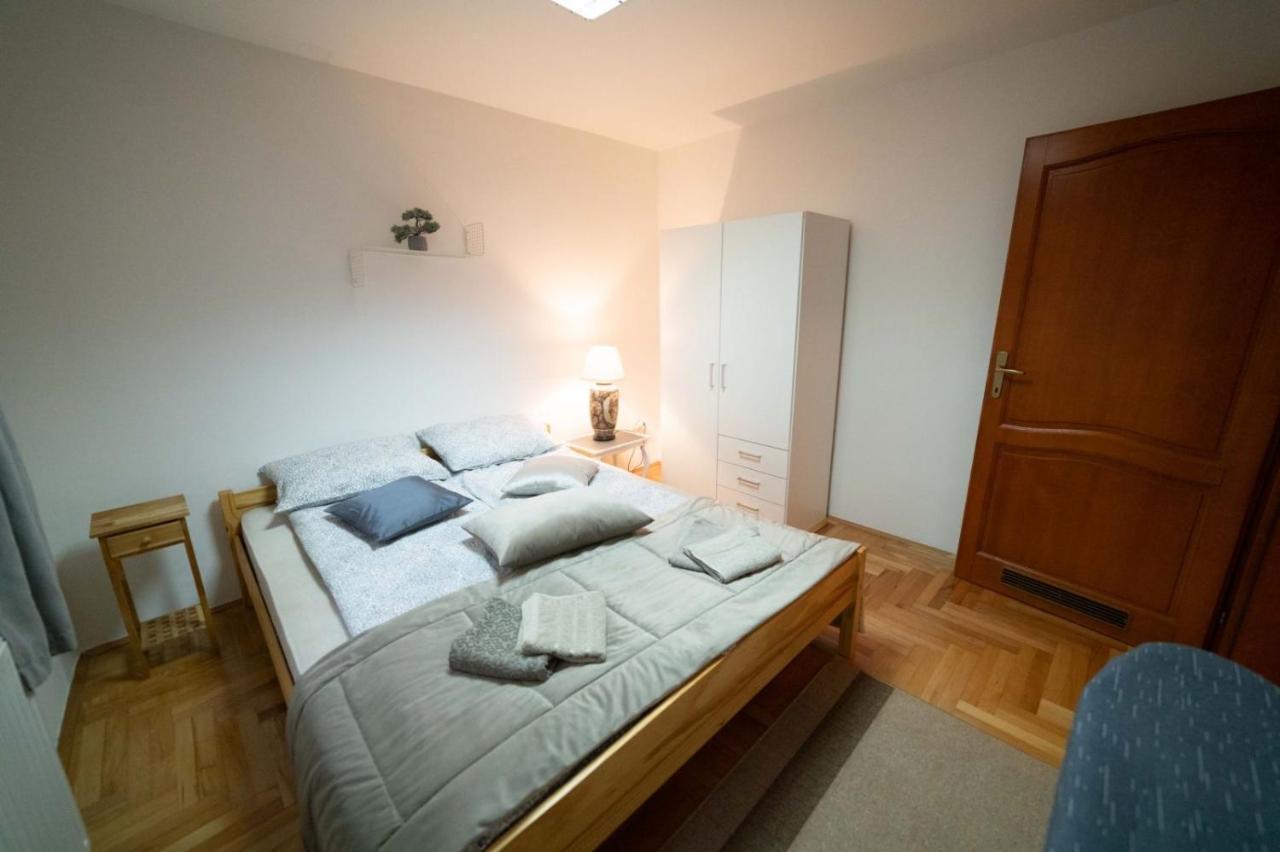 Apartman Yellow House SJJ Esterno foto