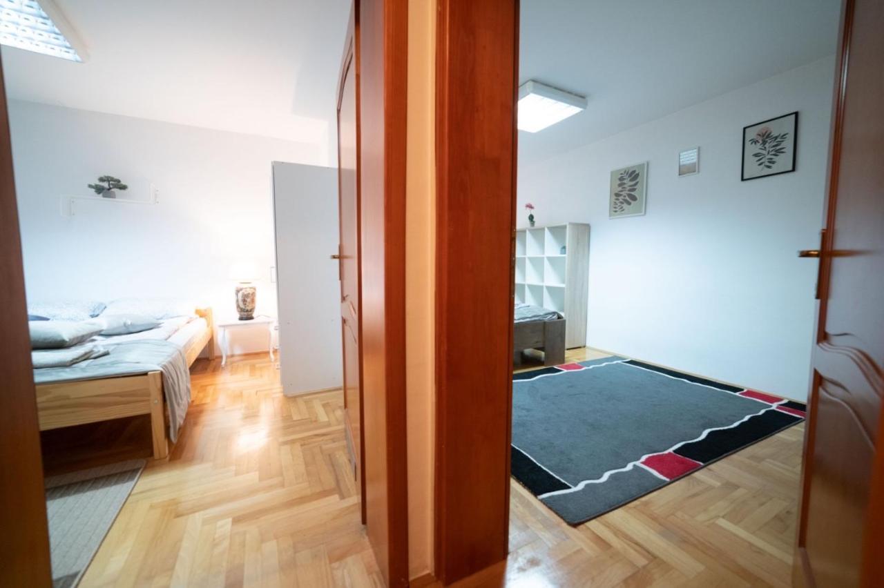 Apartman Yellow House SJJ Esterno foto