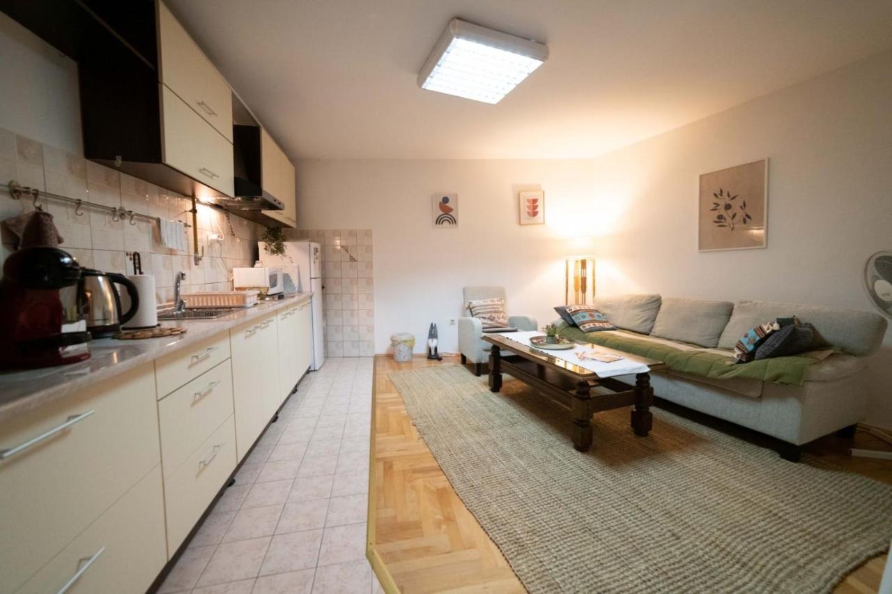 Apartman Yellow House SJJ Esterno foto