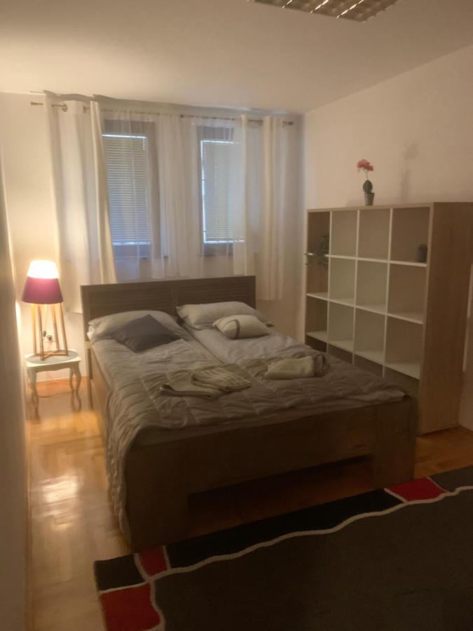 Apartman Yellow House SJJ Esterno foto