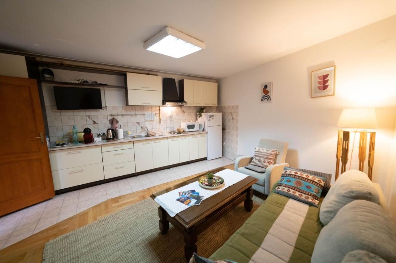 Apartman Yellow House SJJ Esterno foto