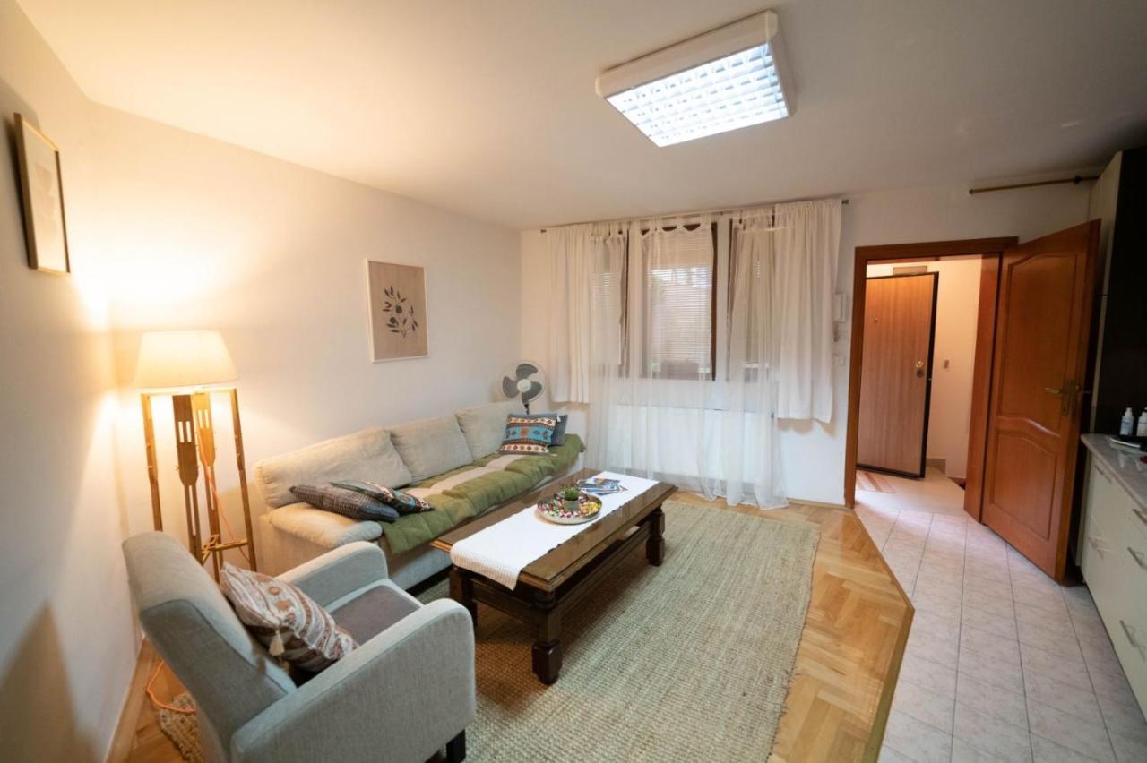 Apartman Yellow House SJJ Esterno foto
