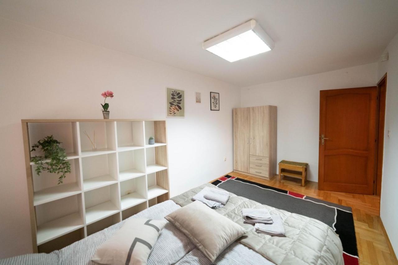 Apartman Yellow House SJJ Esterno foto